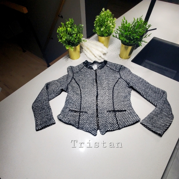 TRISTAN Magnifique blazer en laine avec appliqué de cuir vegan de qualité - Picture 1 of 8